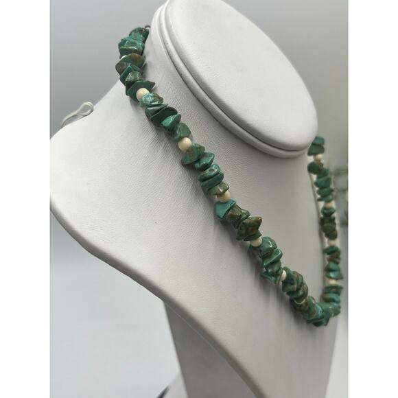 Genuine Turquoise Chip
Necklace with Glow-in-Dark
Beads 925 Sterling Clasp 16" - Picture 3 of 10